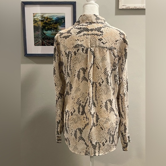 Express The Portofino Shirt Snakeskin Print Size Medium - Picture 2 of 5
